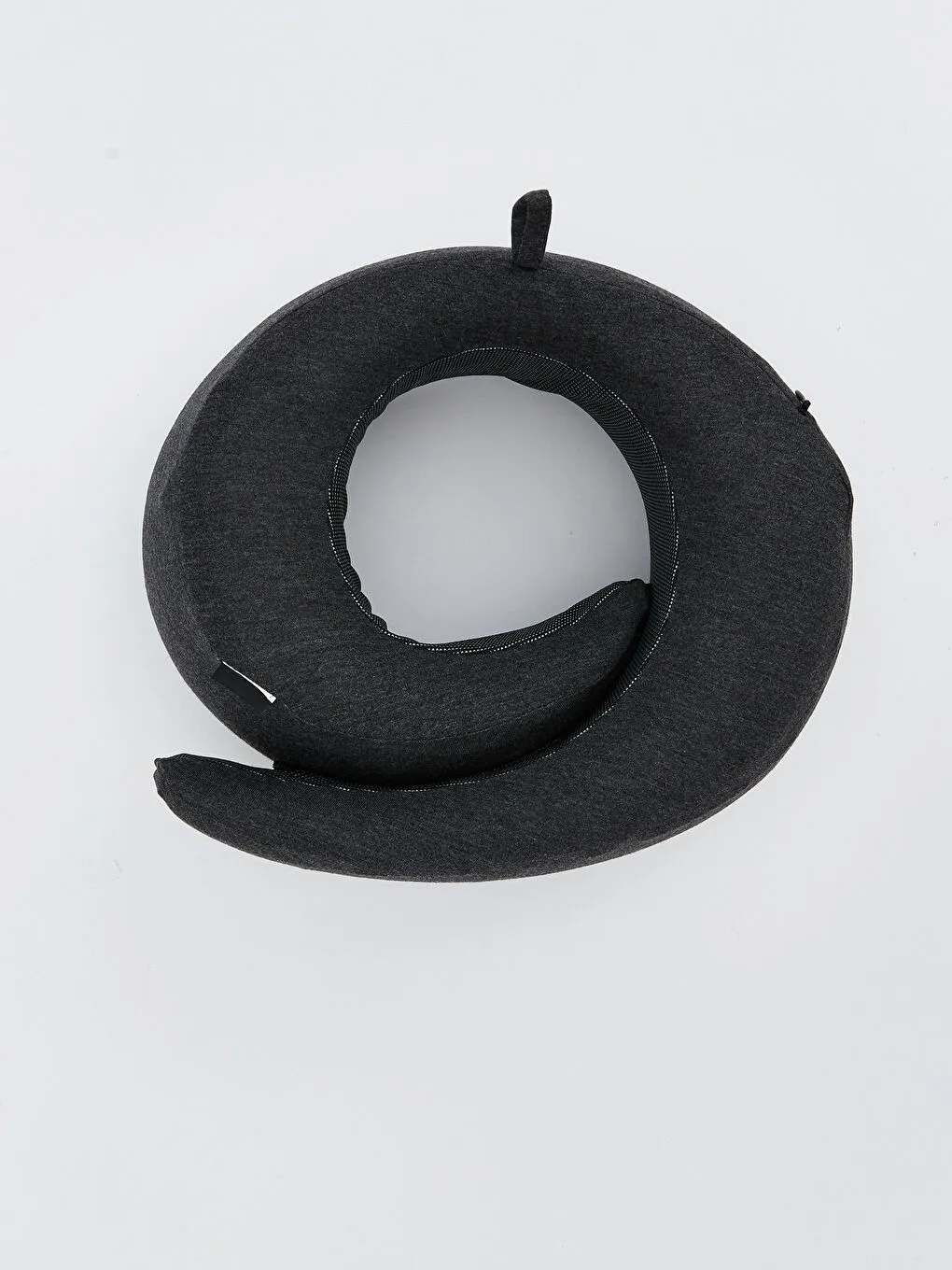 带魔术贴绑带的成人颈枕