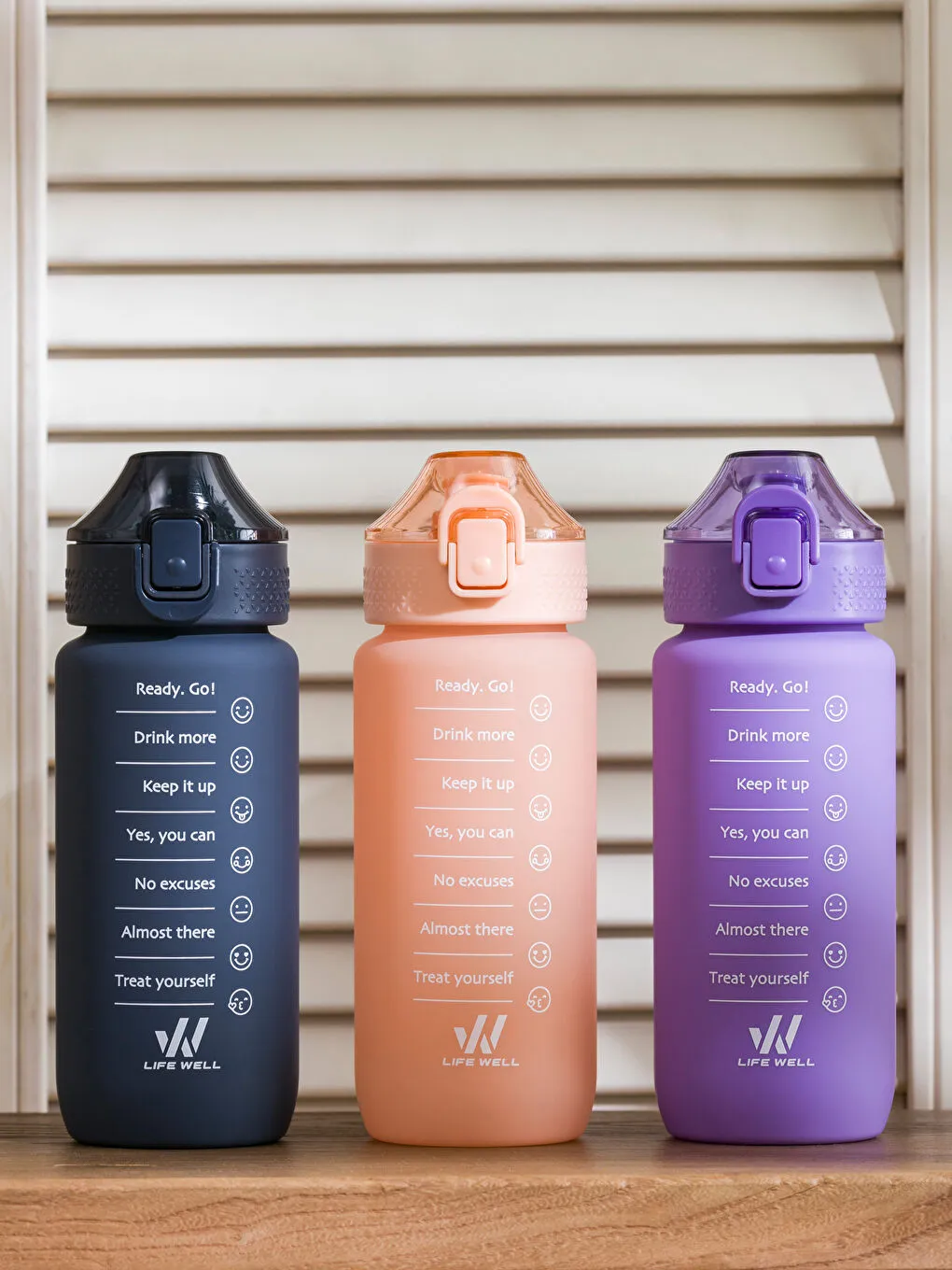 成人彩色塑料水瓶