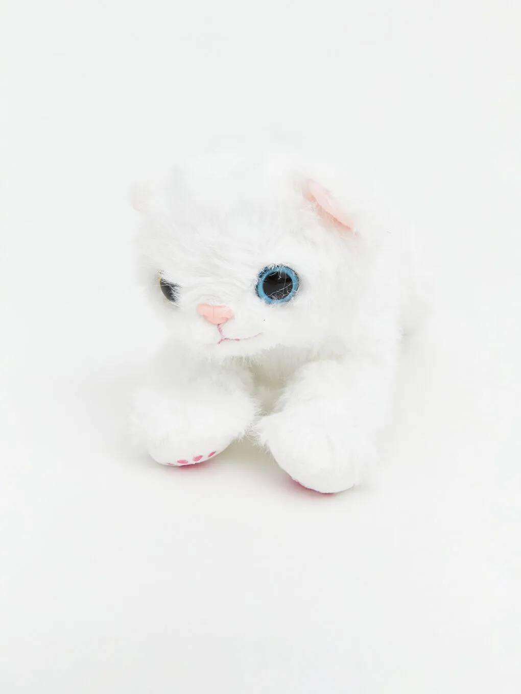 白猫毛绒玩具